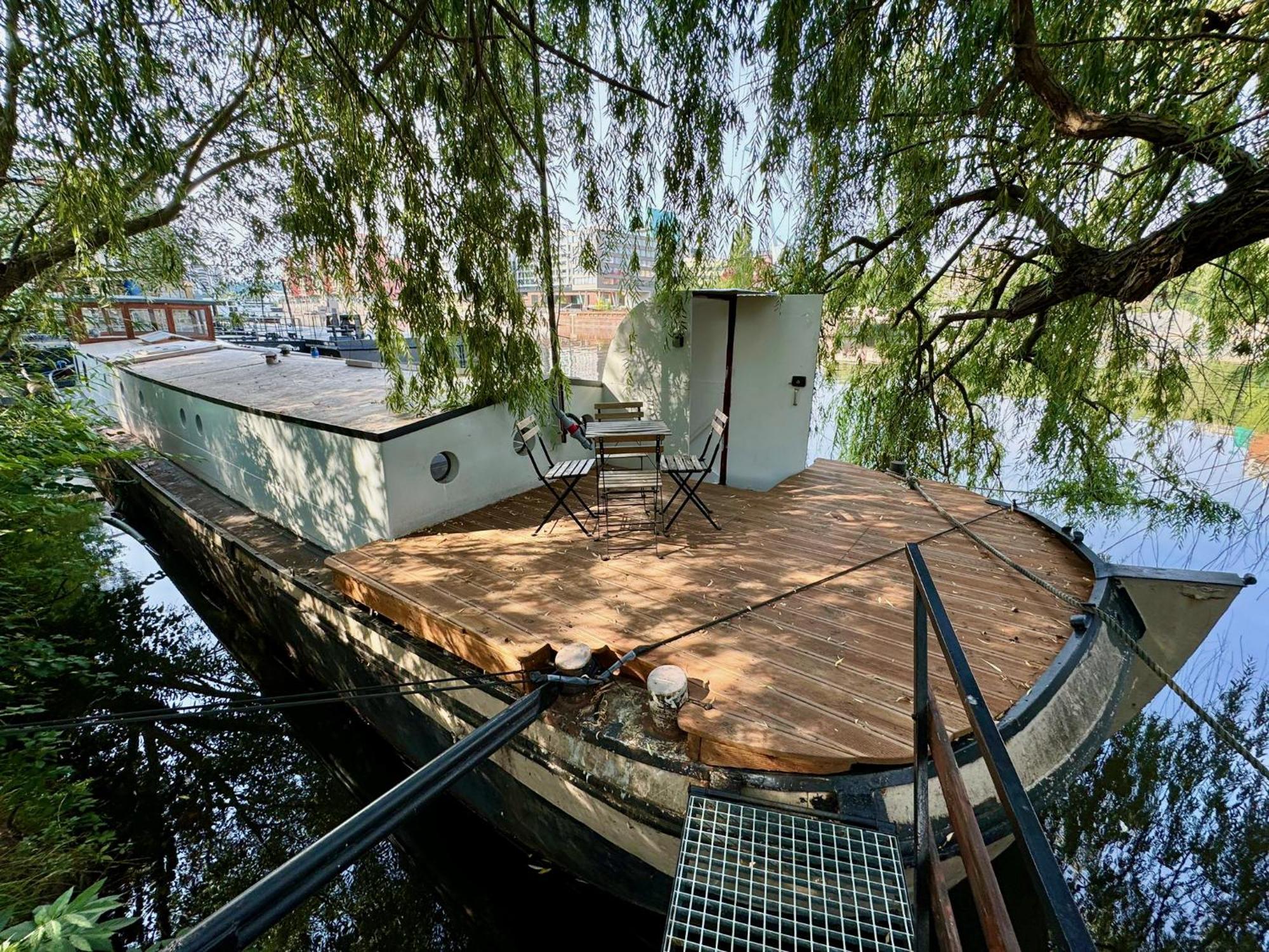 On Boat, Privat Pier, Free Parking Bateau-hôtel *